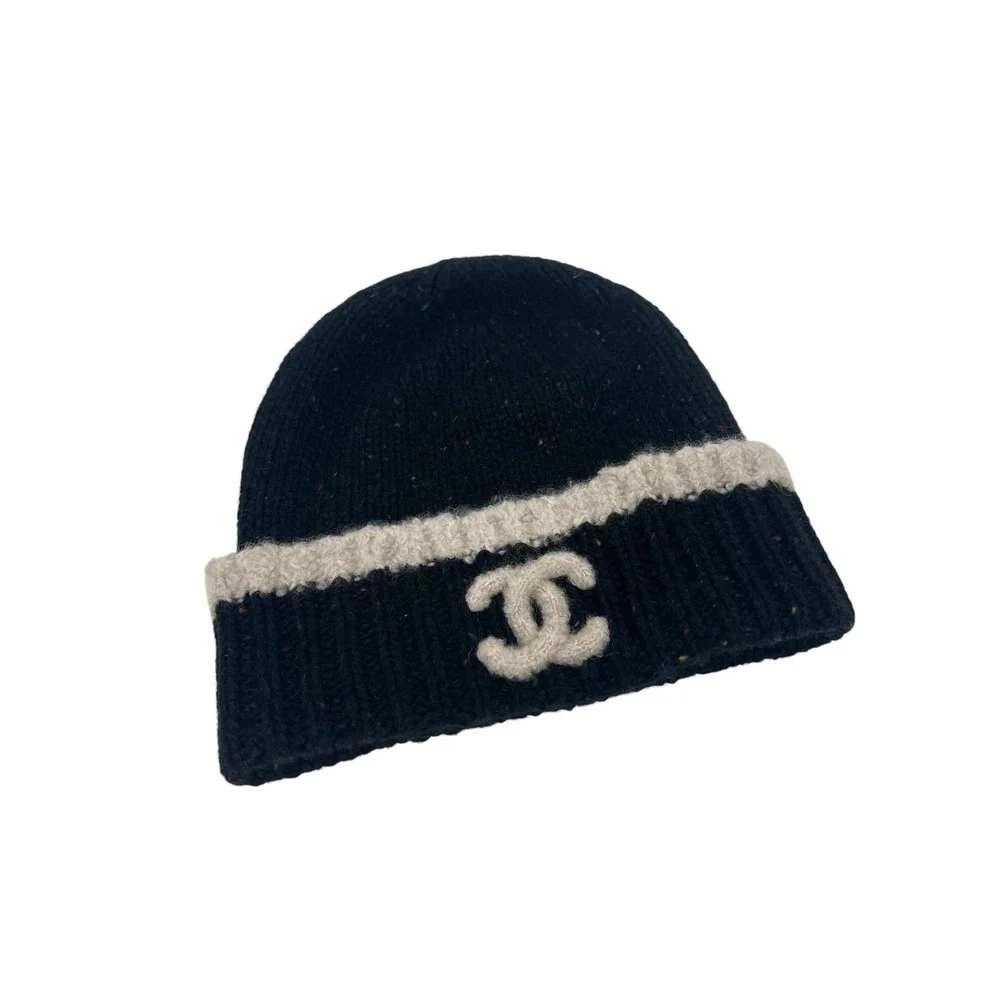 Chanel 2022 Cashmere Silk CC Logo Black Ecru Speckled Beanie Hat
